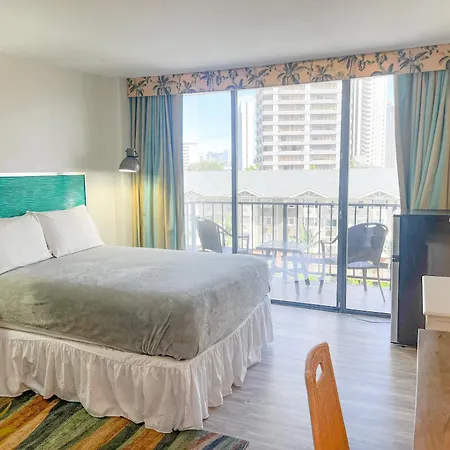 Homey Aqua Palms Studio Condo